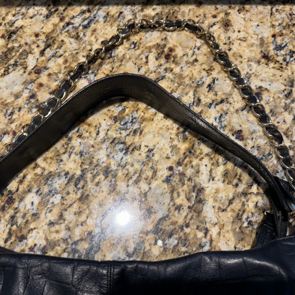 Adrienne Vittadini Large Black Textured Leather Hobo Satchel Shoulder Bag Slouch - Picture 4 of 8